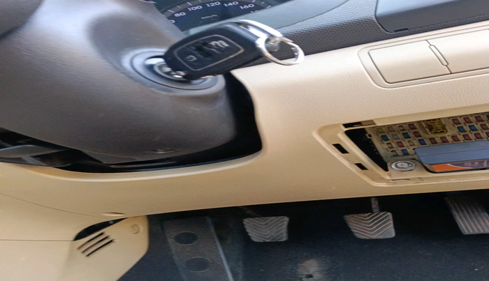 2013 Hyundai Verna FLUIDIC 1.6 VTVT EX, Petrol, Manual, 1,31,153 km, interior