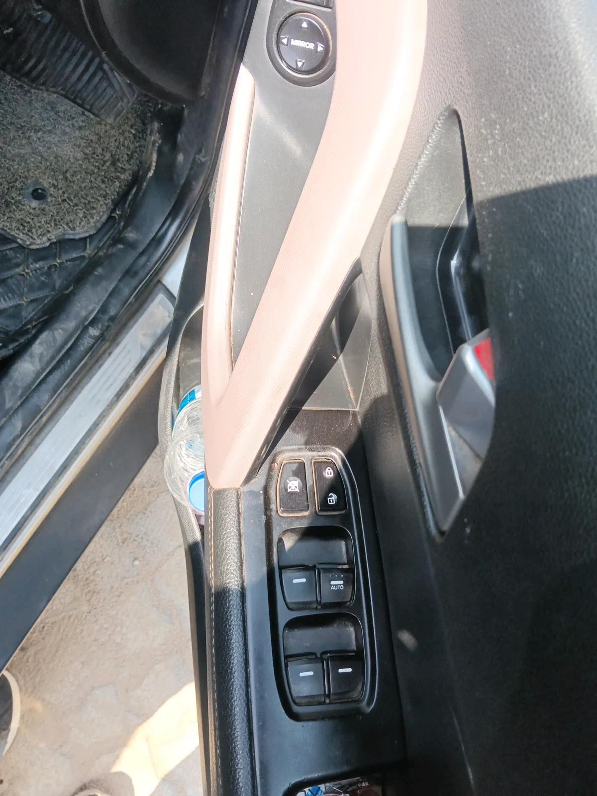 2018 Hyundai Creta SX (O) 1.6 PETROL, Petrol, Manual, 1,29,545 km, interior