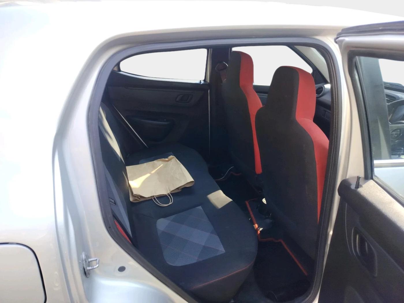 2022 Renault Kwid RXT 1.0 AMT, Petrol, Automatic, 39,000 km, interior