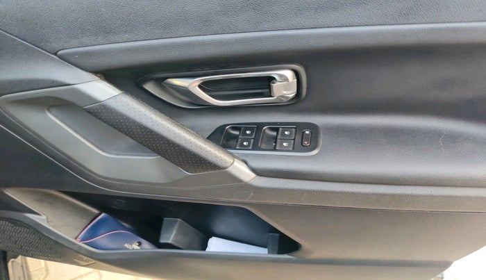 2021 Tata Harrier XZA PLUS 2.0L DARK EDITION, Diesel, Automatic, 97,644 km, interior