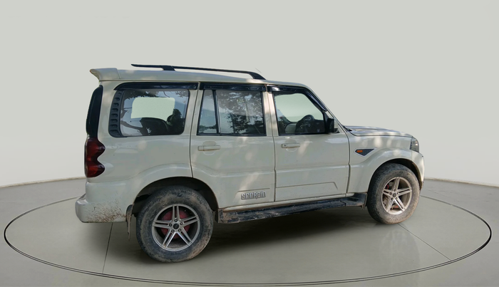 2016 Mahindra Scorpio S6 PLUS 1.99, Diesel, Manual, 1,33,218 km, exterior