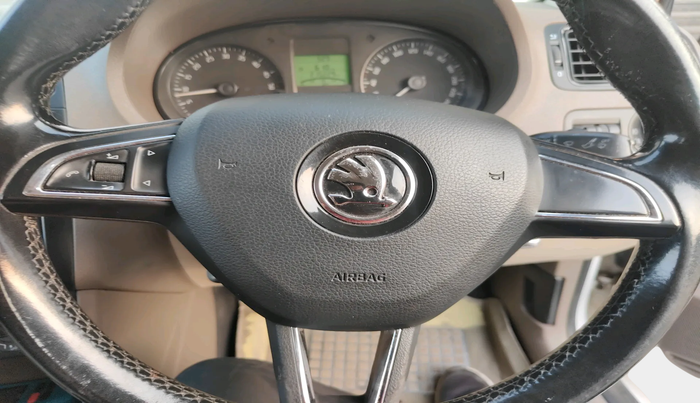 2014 Skoda Rapid ELEGANCE 1.6 TDI CR MT, Diesel, Manual, 2,15,229 km, interior