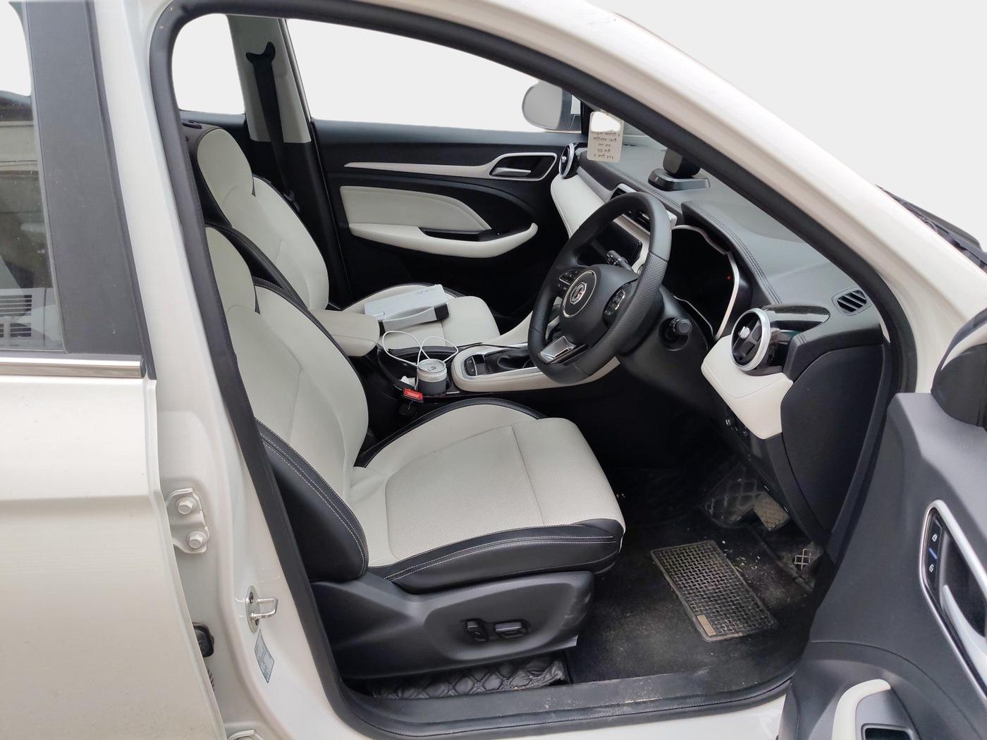 2024 MG ASTOR Sharp Pro 1.5 CVT (Ivory), Petrol, Automatic, 7,942 km, interior