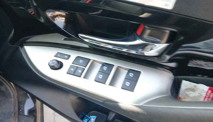 2024 Toyota Innova Crysta 2.4 ZX 7STR, Diesel, Manual, 14,060 km, interior