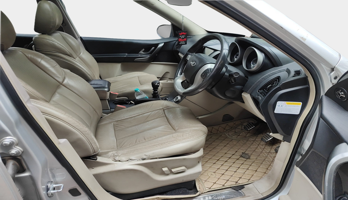 2016 Mahindra XUV500 W10, Diesel, Manual, 1,53,678 km, interior