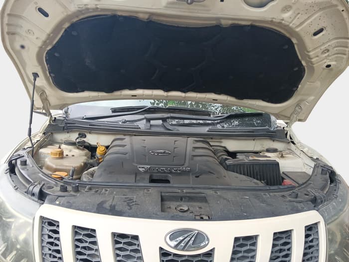 2014 Mahindra XUV500 W6, Diesel, Manual, 88,000 km, exterior