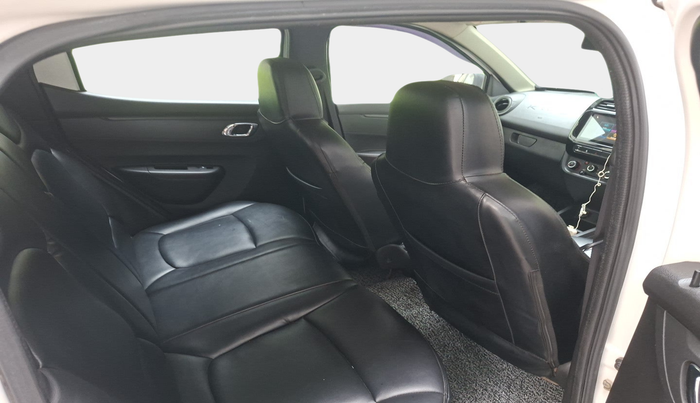 2020 Renault Kwid RXT 1.0 AMT (O), Petrol, Automatic, 37,825 km, interior