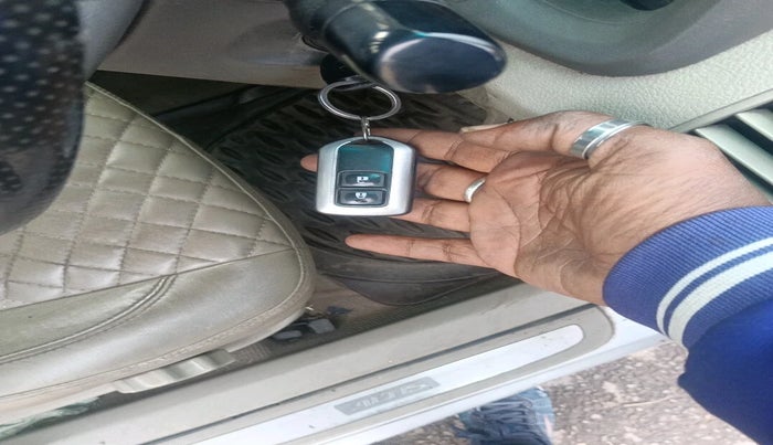 2011 Toyota Corolla Altis G CNG, Petrol, Manual, 1,63,093 km, interior