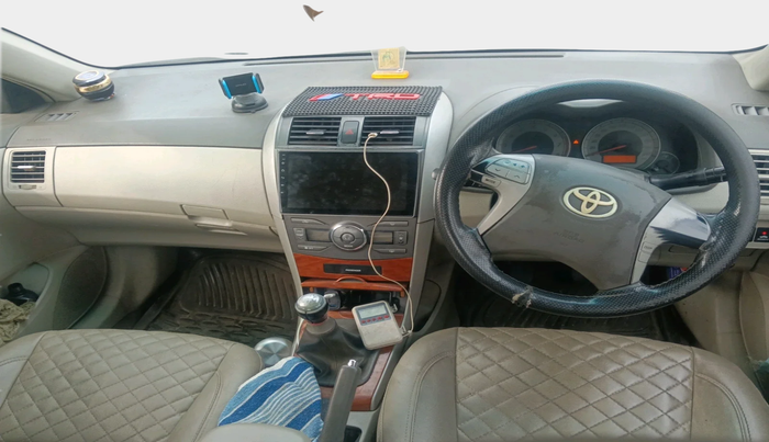 2011 Toyota Corolla Altis G CNG, Petrol, Manual, 1,63,093 km, interior