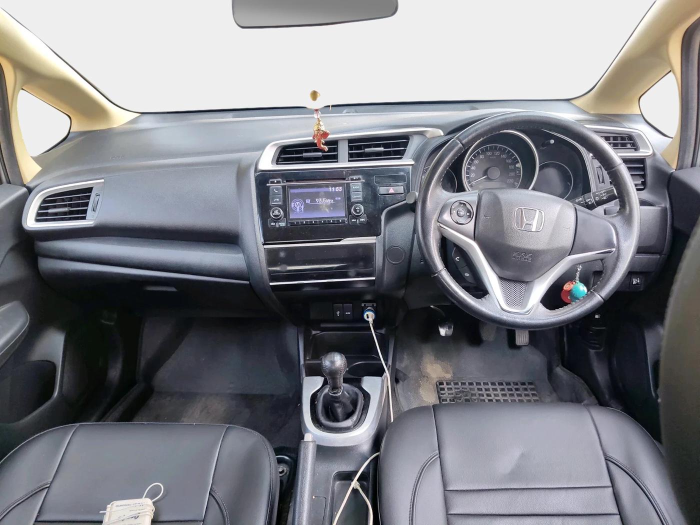 2017 Honda Jazz 1.2L I-VTEC V, Petrol, Manual, 1,39,624 km, interior