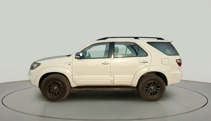 2011 Toyota Fortuner 3.0 4X4 MT, Diesel, Manual, 97,882 km, exterior