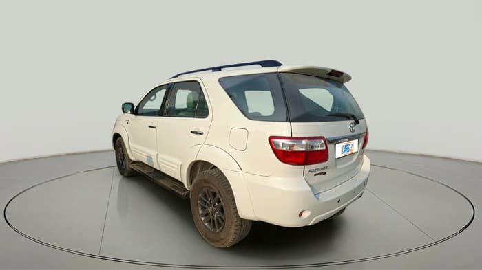 2011 Toyota Fortuner 3.0 4X4 MT, Diesel, Manual, 97,882 km, exterior
