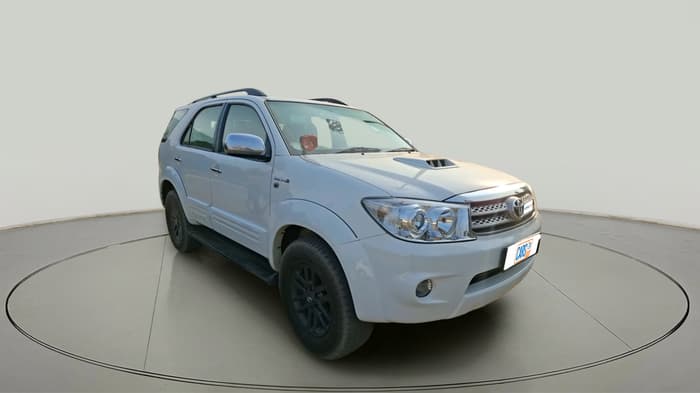 2011 Toyota Fortuner 3.0 4X4 MT, Diesel, Manual, 97,882 km, exterior