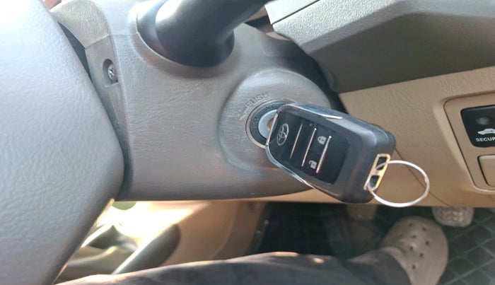 2011 Toyota Fortuner 3.0 4X4 MT, Diesel, Manual, 97,882 km, interior