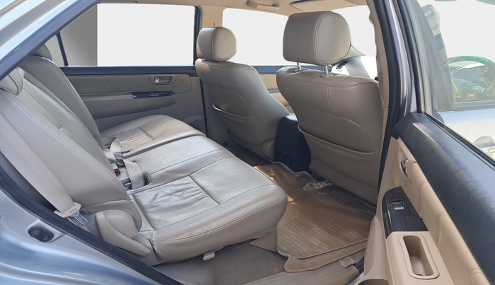2015 Toyota Fortuner 3.0 4X2 AT, Diesel, Automatic, 31,17,562 km, interior