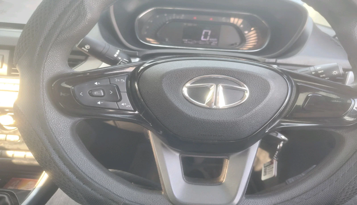 2023 Tata NEXON XM SUNROOF PETROL, Petrol, Manual, 65,437 km, interior