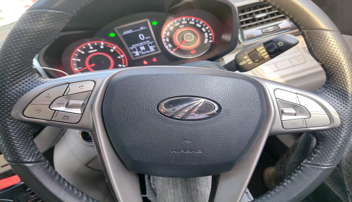 2022 Mahindra XUV300 W8 (O) 1.2 PETROL AMT, Petrol, Automatic, 23,172 km, interior
