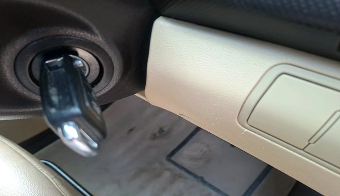 2014 Hyundai Verna FLUIDIC 1.6 CRDI SX, Diesel, Manual, 96,309 km, interior