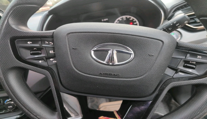 2022 Tata Harrier XTA PLUS 2.0L KRYOTEC DARK EDITION, Diesel, Automatic, 36,737 km, interior