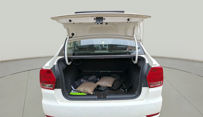 2017 Volkswagen Ameo HIGHLINE1.2L, Petrol, Manual, 66,043 km, exterior