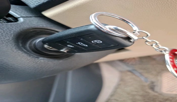 2017 Volkswagen Ameo HIGHLINE1.2L, Petrol, Manual, 66,043 km, interior