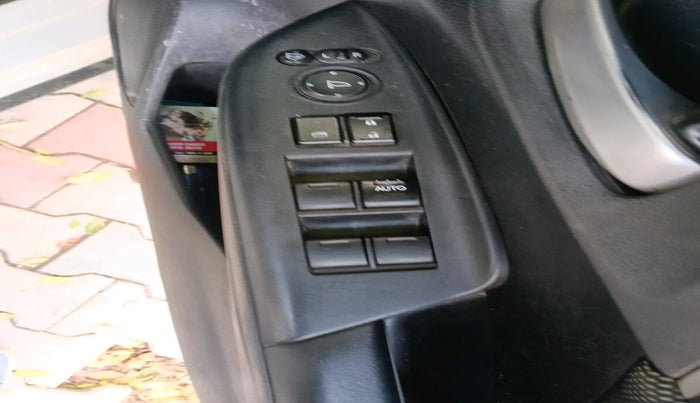 2017 Honda WR-V 1.5L I-DTEC VX MT, Diesel, Manual, 97,990 km, interior