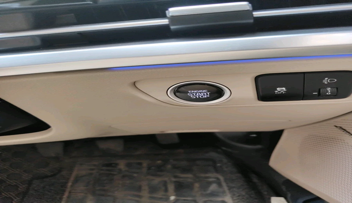 2022 KIA CARENS LUXURY PLUS 1.4 PETROL 7 STR, Petrol, Manual, 20,465 km, interior