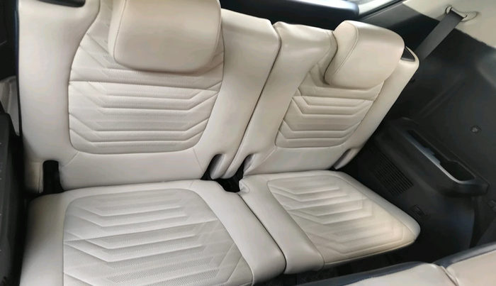 2022 KIA CARENS LUXURY PLUS 1.4 PETROL 7 STR, Petrol, Manual, 20,465 km, interior