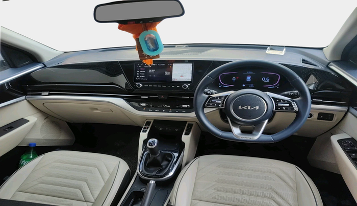 2022 KIA CARENS LUXURY PLUS 1.4 PETROL 7 STR, Petrol, Manual, 20,465 km, interior