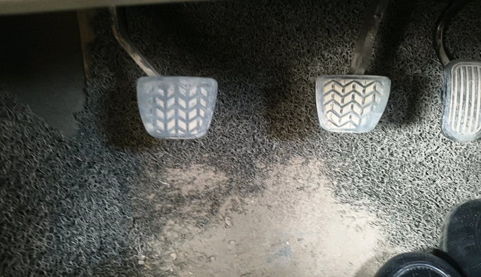 2013 Toyota Innova 2.5 GX 8 STR, Diesel, Manual, 3,98,362 km, interior