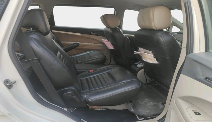 2020 Mahindra MARAZZO M 6 + 7 STR, Diesel, Manual, 1,19,677 km, interior