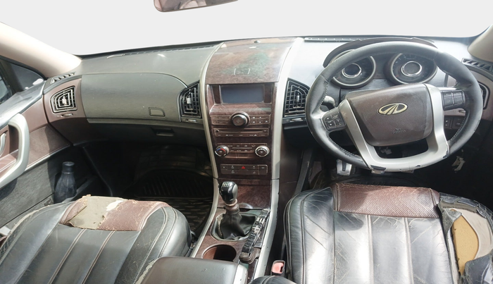 2011 Mahindra XUV500 W8 AWD, Diesel, Manual, 1,09,174 km, interior