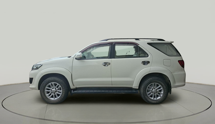 2013 Toyota Fortuner 3.0 4X2 AT, Diesel, Automatic, 1,13,407 km, exterior