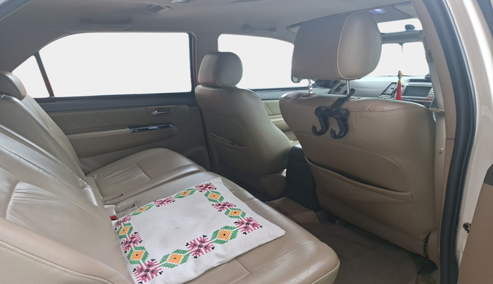 2013 Toyota Fortuner 3.0 4X2 AT, Diesel, Automatic, 1,13,407 km, interior