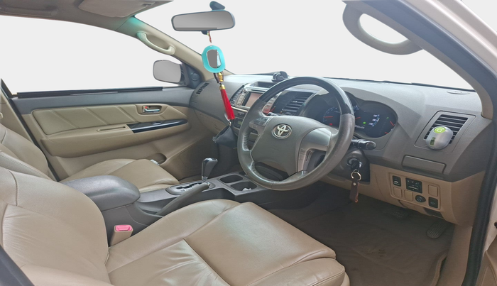 2013 Toyota Fortuner 3.0 4X2 AT, Diesel, Automatic, 1,13,407 km, interior