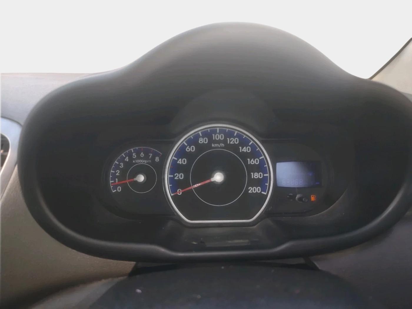 2012 Hyundai i10 MAGNA 1.1, Petrol, Manual, 63,888 km, interior