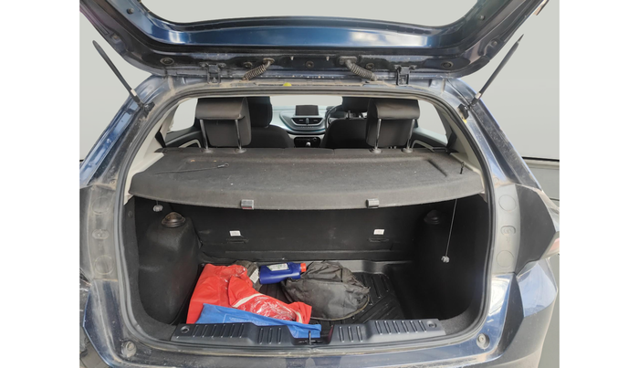 2024 Tata ALTROZ XZ + SUNROOF, Petrol, Manual, 10,500 km, exterior