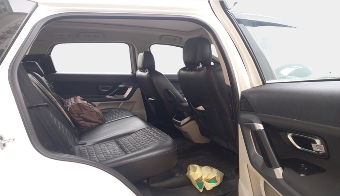 2022 Tata Safari XT PLUS, Diesel, Manual, 1,04,059 km, interior