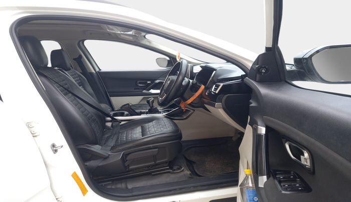 2022 Tata Safari XT PLUS, Diesel, Manual, 1,04,059 km, interior
