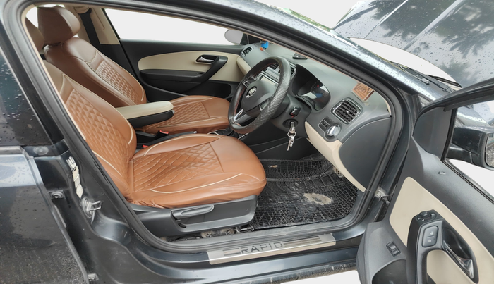 2017 Skoda Rapid STYLE 1.5 TDI AT, Diesel, Automatic, 1,56,517 km, interior