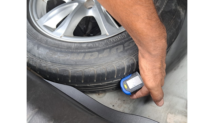 2014 Chevrolet Cruze LTZ, Diesel, Manual, 1,57,662 km, tyre