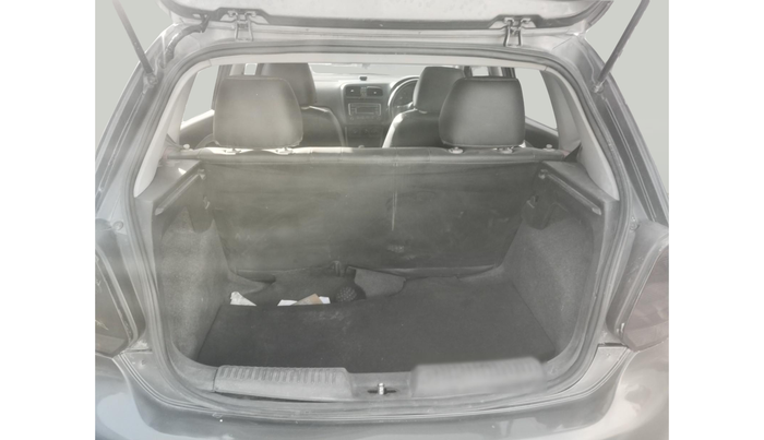2013 Volkswagen Polo COMFORTLINE 1.2L, Diesel, Manual, 1,79,151 km, exterior