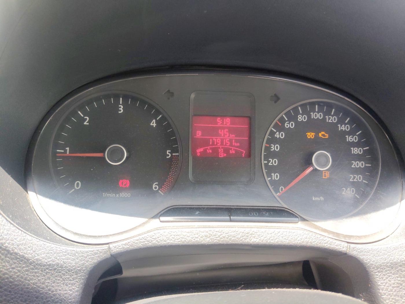 2013 Volkswagen Polo COMFORTLINE 1.2L, Diesel, Manual, 1,79,151 km, interior
