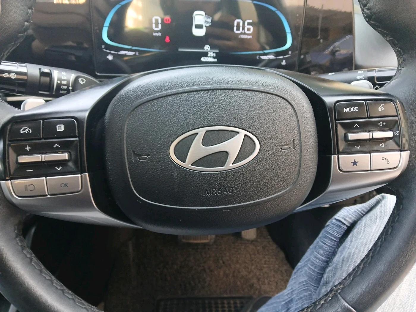 2024 Hyundai Verna  SX 1.5 MPI IVT, Petrol, Automatic, 42,086 km, interior