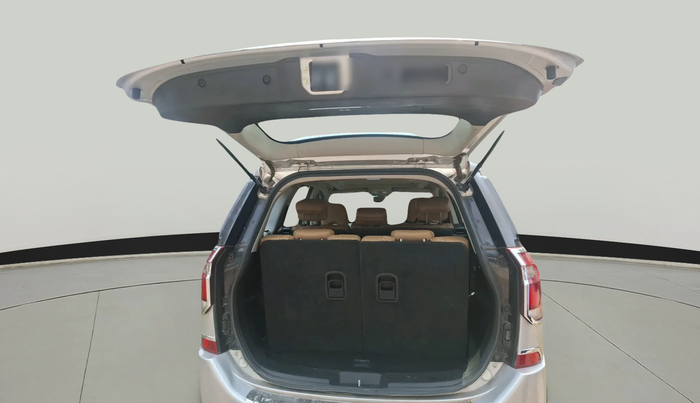 2019 Mahindra XUV500 W11, Diesel, Manual, 1,00,244 km, exterior