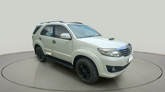 2013 Toyota Fortuner 3.0 4X2 AT, Diesel, Automatic, 52,683 km, exterior