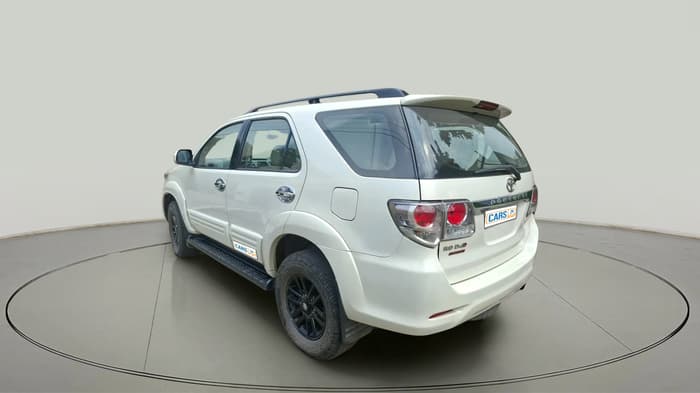 2013 Toyota Fortuner 3.0 4X2 AT, Diesel, Automatic, 52,683 km, exterior