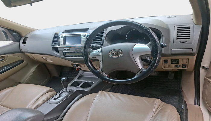 2013 Toyota Fortuner 3.0 4X2 AT, Diesel, Automatic, 52,683 km, interior