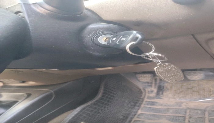 2015 Toyota Innova 2.5 VX 8 STR, Diesel, Manual, 1,27,191 km, interior