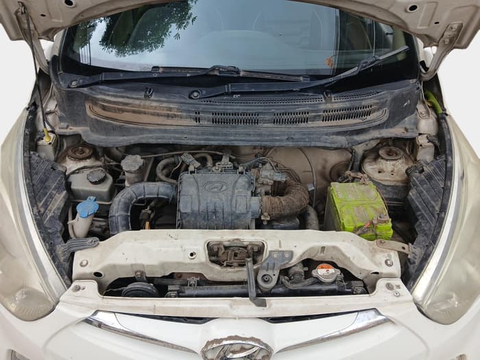 2013 Hyundai Eon MAGNA +, Petrol, Manual, 1,75,625 km, exterior